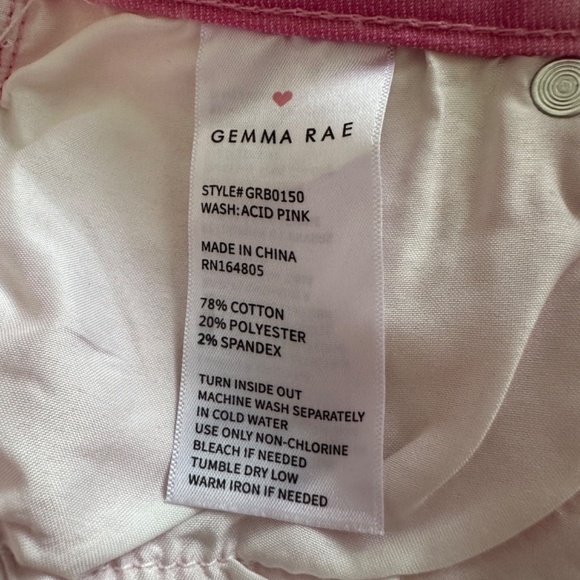 Gemma Rae, acid pink shorts with raw edge and pockets, juniors size 3 - Picture 6 of 6